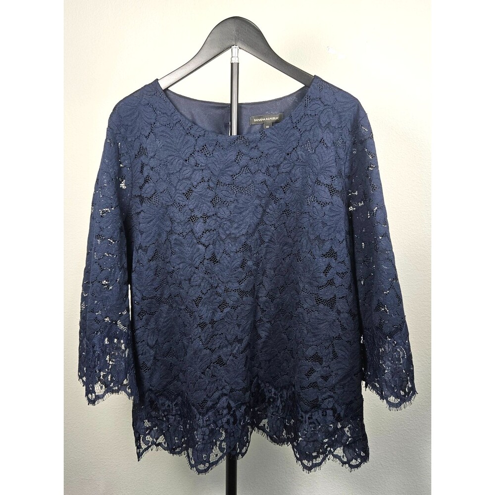 Banana Republic XL Navy Lace Blouse Floral Scallop Hem 3/4 Sleeve Dressy Top